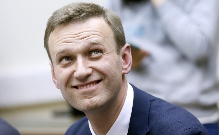 Ходорковский сделал слайд-шоу из версий возникновения комы у Навального