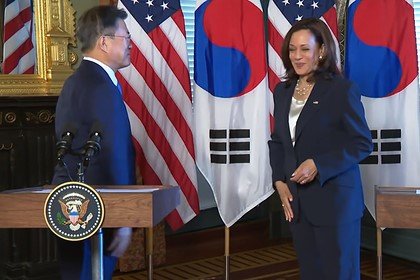 Неприличные жесты от вице-президента США: эксклюзивно для Южной Кореи