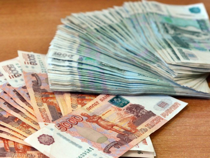 Минфин предложил повысить страховые взносы с зарплат свыше 122 тыс. рублей