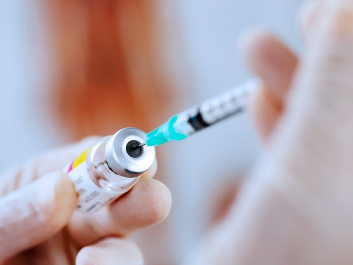 Сто тысяч рублей за вакцинацию: в России запустят лотерею для привитых от коронавируса