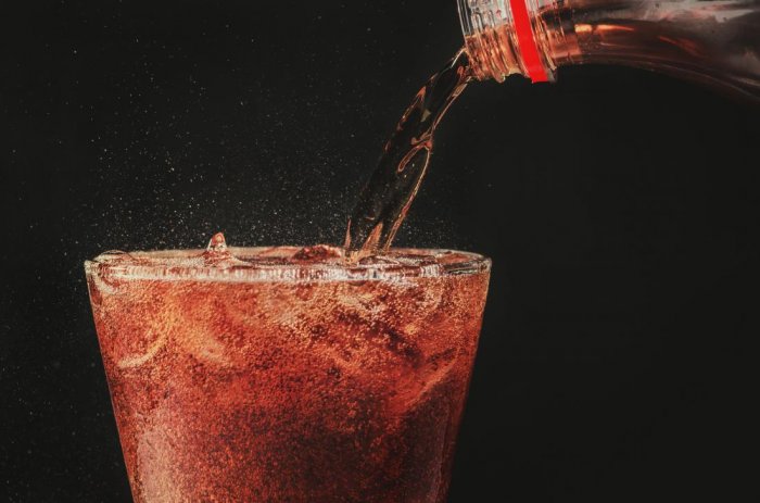Доктор Мясников: употребление сладких газированных напитков грозит онкологией