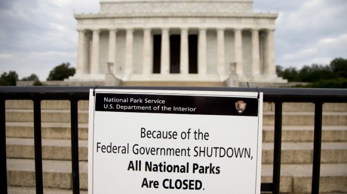 Американское правительство может приостановить свою работу из-за шатдауна