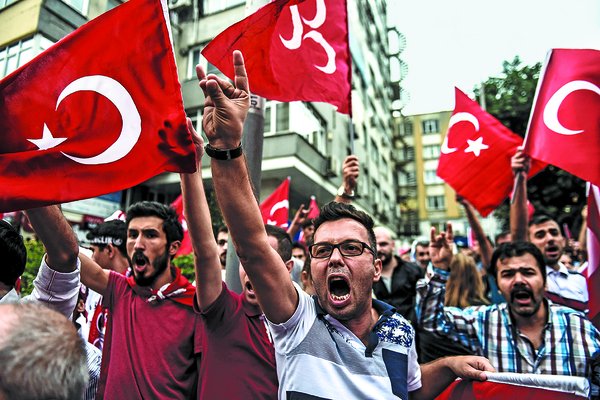 Русофобский выпад: турецкие пограничники требуют анкету здоровья исключительно у российских туристов