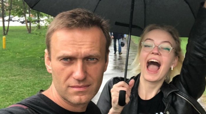 Красиво юзать не запретишь – Даша Навальная и 8 тысяч долларов за 2 месяца в США