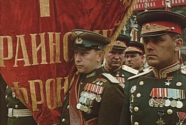 Я горжусь отцом: дочь генерала Советской армии поделилась историей о его участии в Параде Победы