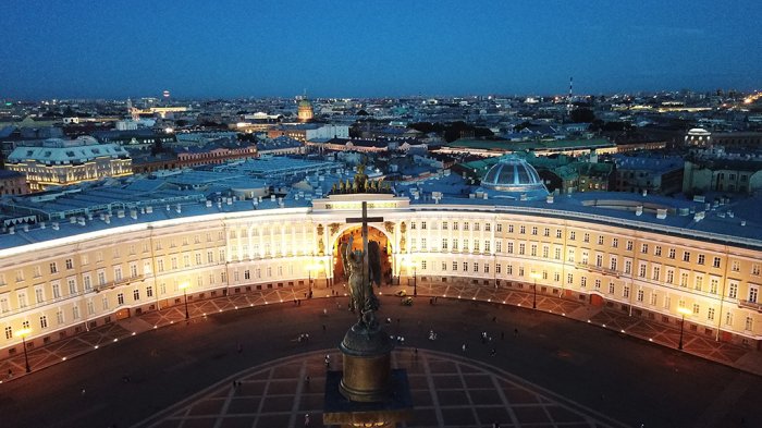 Большинство российских туристов отправится в сентябре в Петербург