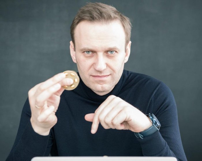 Почему властям невыгодно травить Навального?