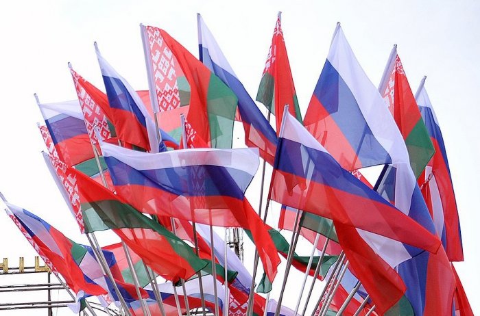 Белорусская оппозиция не понимает, что испорченные отношения с Россией отразятся на их экономике