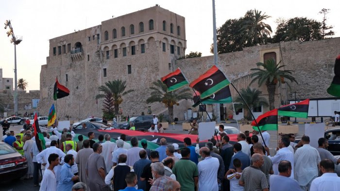 Ливийцы требуют роспуска заключенных из «Митиги»