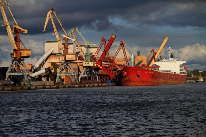 Латвия анонсировала дикие преобразования порта в Риге