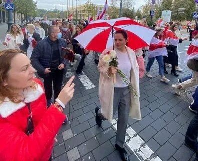 Ходит, песни поет: как Тихановская гуляет по Вильнюсу, поддерживая иллюзорные протесты в Белоруссии
