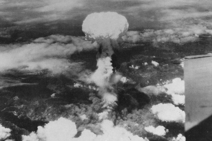 Приказ о сбросе ядерных бомб отдал президент США Трумэн