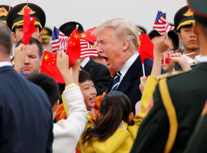 Китай выбрал свой собственный путь: за что Америка так обозлилась на Поднебесную