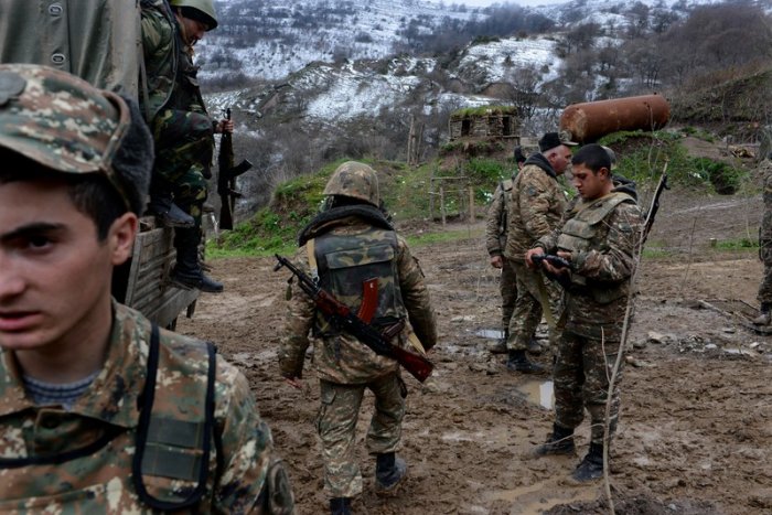 Азербайджан атакует Нагорный Карабах по четырём направлениям