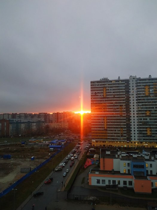 Сегодня Петербург накрыл огненный закат