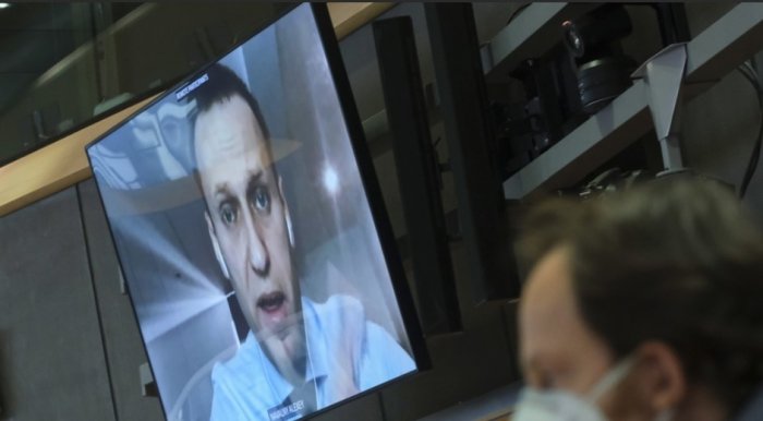 Навальный кормится на деньги криминального клана из России