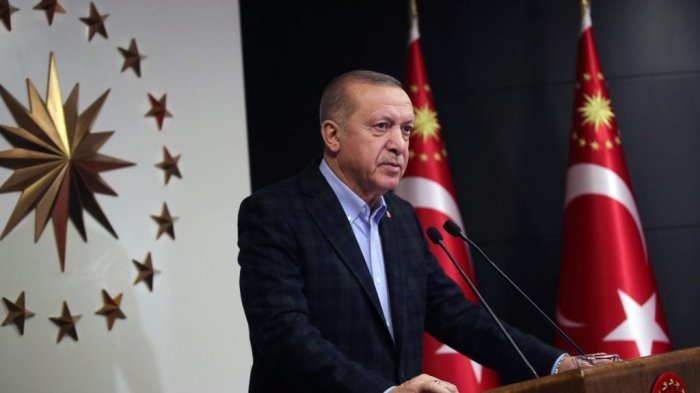 Турция осуждает президента Эрдогана за нарушение карантина
