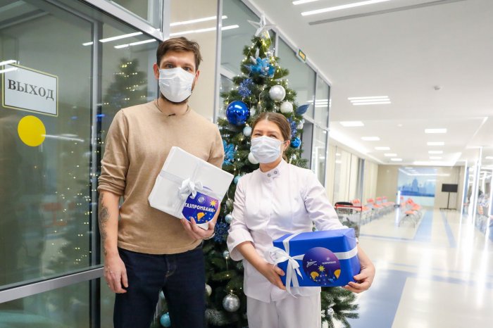 «Зенит» передал новогодние подарки петербургским врачам, ведущим борьбу с коронавирусом