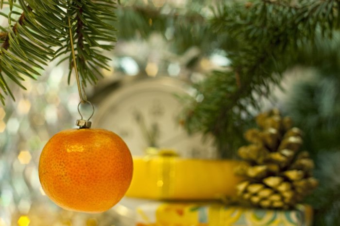 Новогодний декор из мандаринов мандарины, новый год, поделки