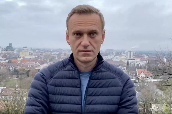 На что рассчитывает Навальный, возвращаясь в Россию?