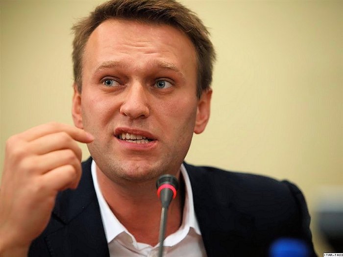 Нарушения Навального вынудили ФСИН потребовать заменить условный срок на реальный