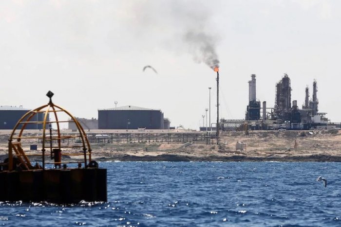 Охранники ливийской портовой нефти поставили условие: или зарплата, или …
