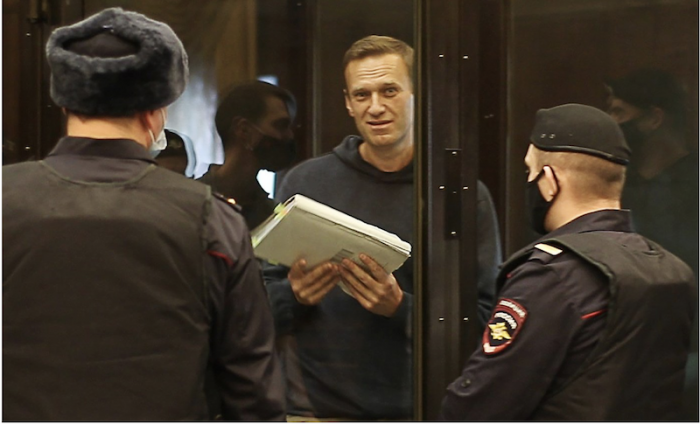 Зачем иностранные дипломаты приехали на суд Навального