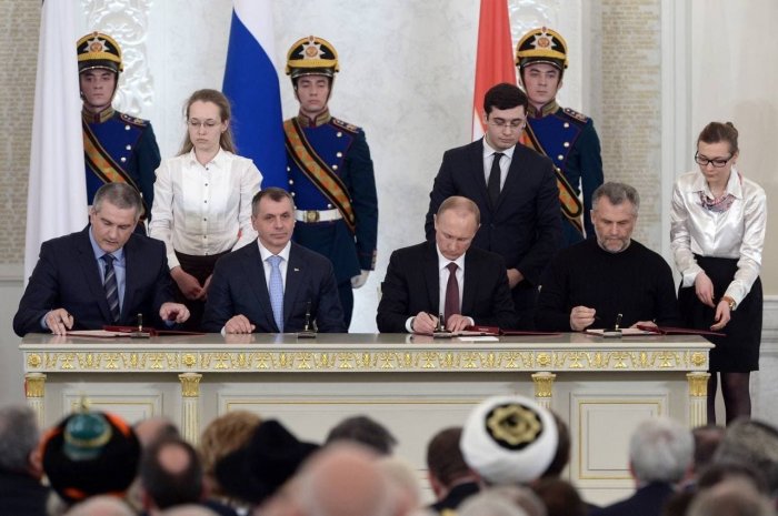 «Это праздник для всех нас»: Владимир Путин поздравил крымчан с годовщиной