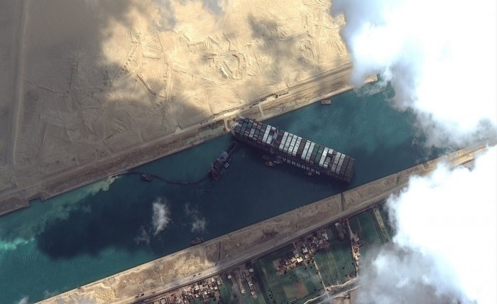 Почему США предложили помощь в освобождении Суэцкого канала?