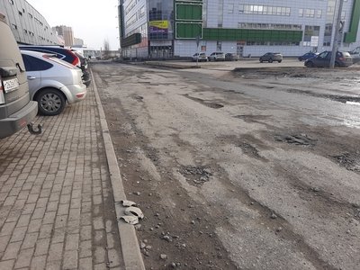 Журналисты рассказали, когда отремонтируют «убитый» участок на Комендантском