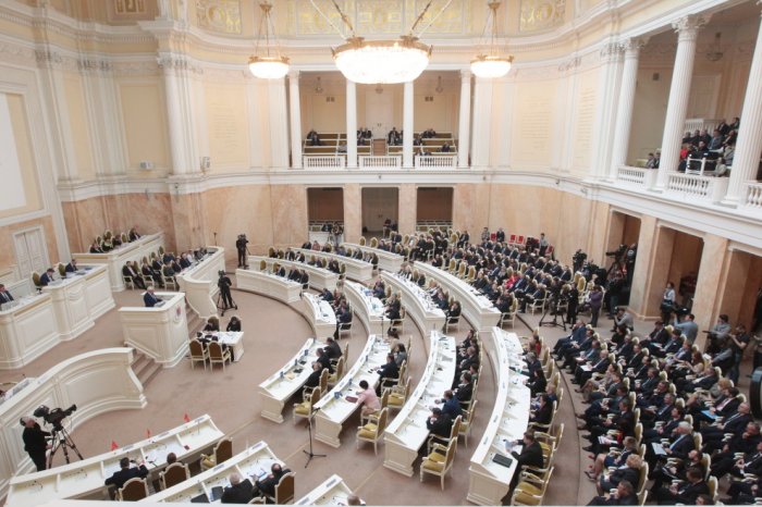 Макаров в спешке выдвигает список ручных депутатов в петербургский ЗакС