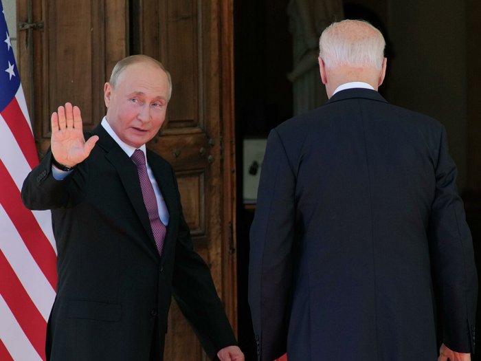 После саммита назвали Байдена слабаком, неспособным противостоять Путину