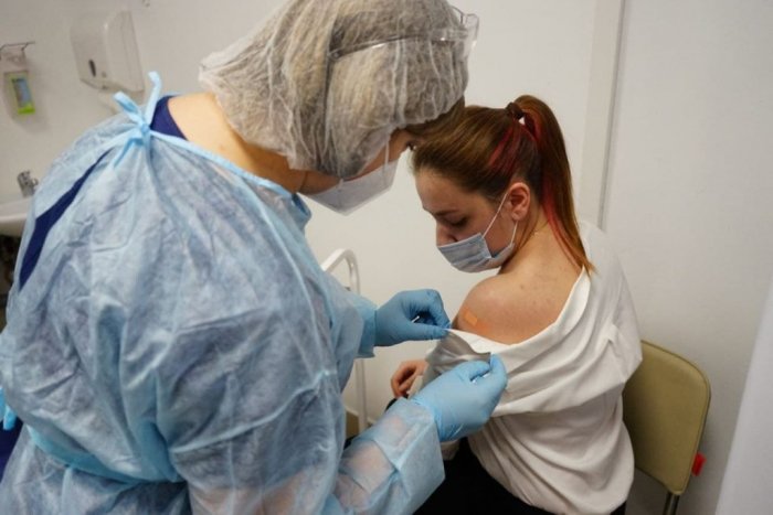 Россиянам объяснили отсутствие антител после вакцинации от COVID
