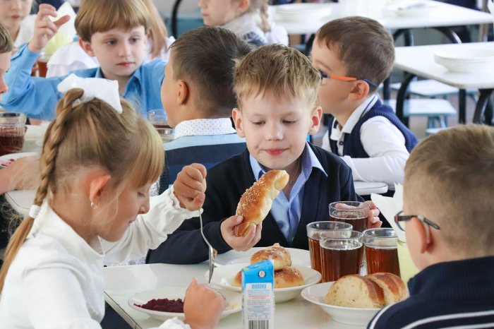 Участники первой в Петербурге родительской конференции обсудили организацию питания в школах