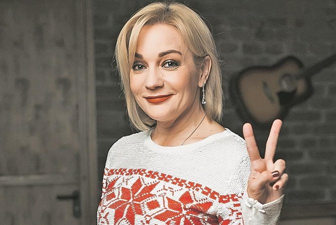 Известная певица Татьяна Буланова удивила своим появлением петербуржцев в Красносельском районе