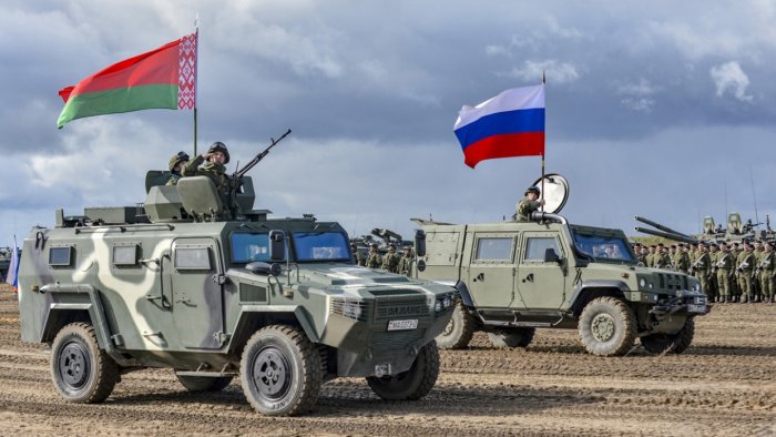 Российско-белорусские учения «Запад-2021» еще не начались, а шавок НАТО уже бомбитконт