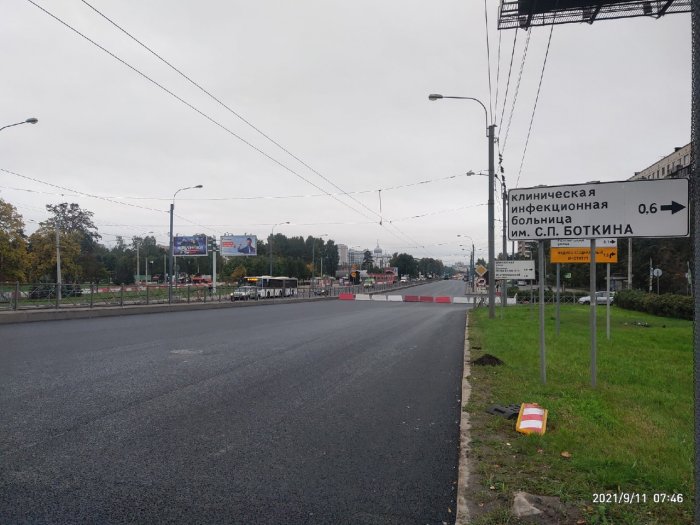 В Петербурге закрыли для движения Пискаревский путепровод