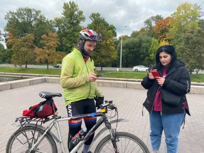 Выходной квест объединил десятки любителей велосипедов и самокатов в Петербурге