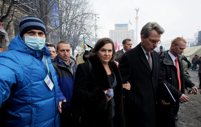 «Крёстная мама» украинского Майдана Виктория Нуланд хочет в Россию, но её никто не ждёт