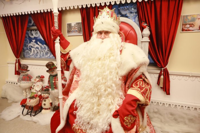 В Петербург приедет поезд Деда Мороза