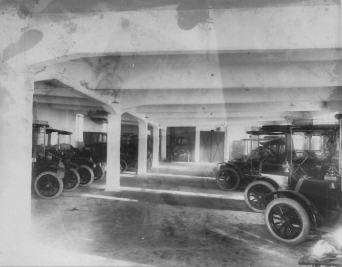 Как парковались автомобилисты в Петербурге в начале XX века