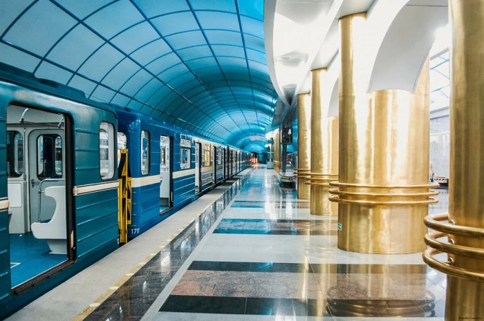 В новогоднюю ночь метро и городские автобусы в Петербурге работать не будут