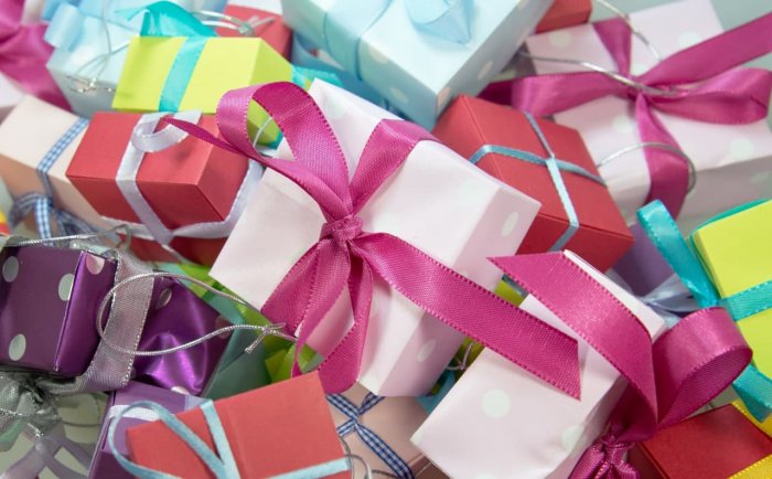 Сколько планируют потратить петербуржцы на новогодние подарки?