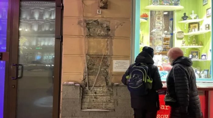 Из центра Петербурга исчезли легендарные телефоны-автоматы