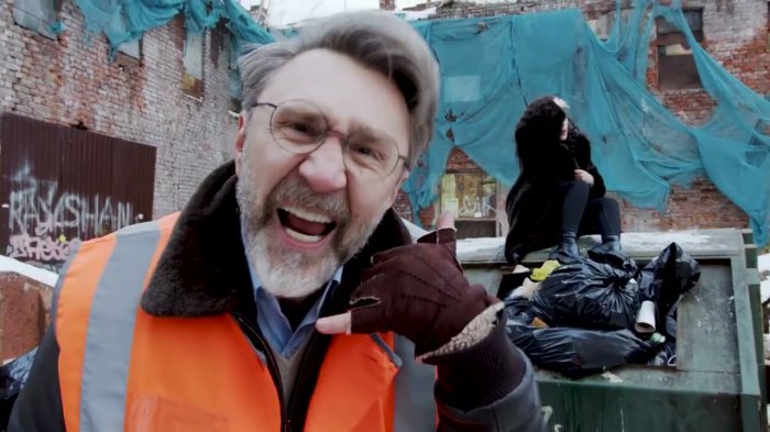 Клип Шнурова про засранный Смольным Петербург собрал 1,5 млн просмотров на YouTube