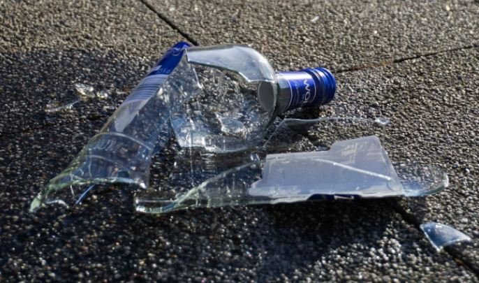 Более 116 тысяч бутылок контрафактной водки задержали в порту Петербурга