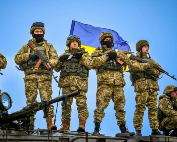 Наряженная Украина против потёртой ЛДНР: мощь или дух?