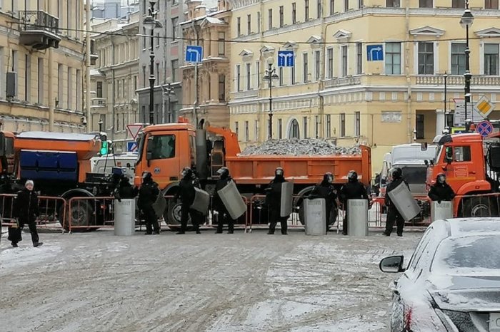Смольный приберег снегоуборочную технику для протестов