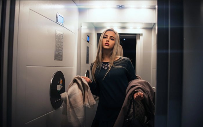 Дочь богатея застряла в лифте с бездомным! То, что было дальше потрясло всех!
