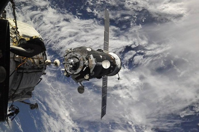 Российский экипаж из трех человек прибыл на борт Международной космической станции
